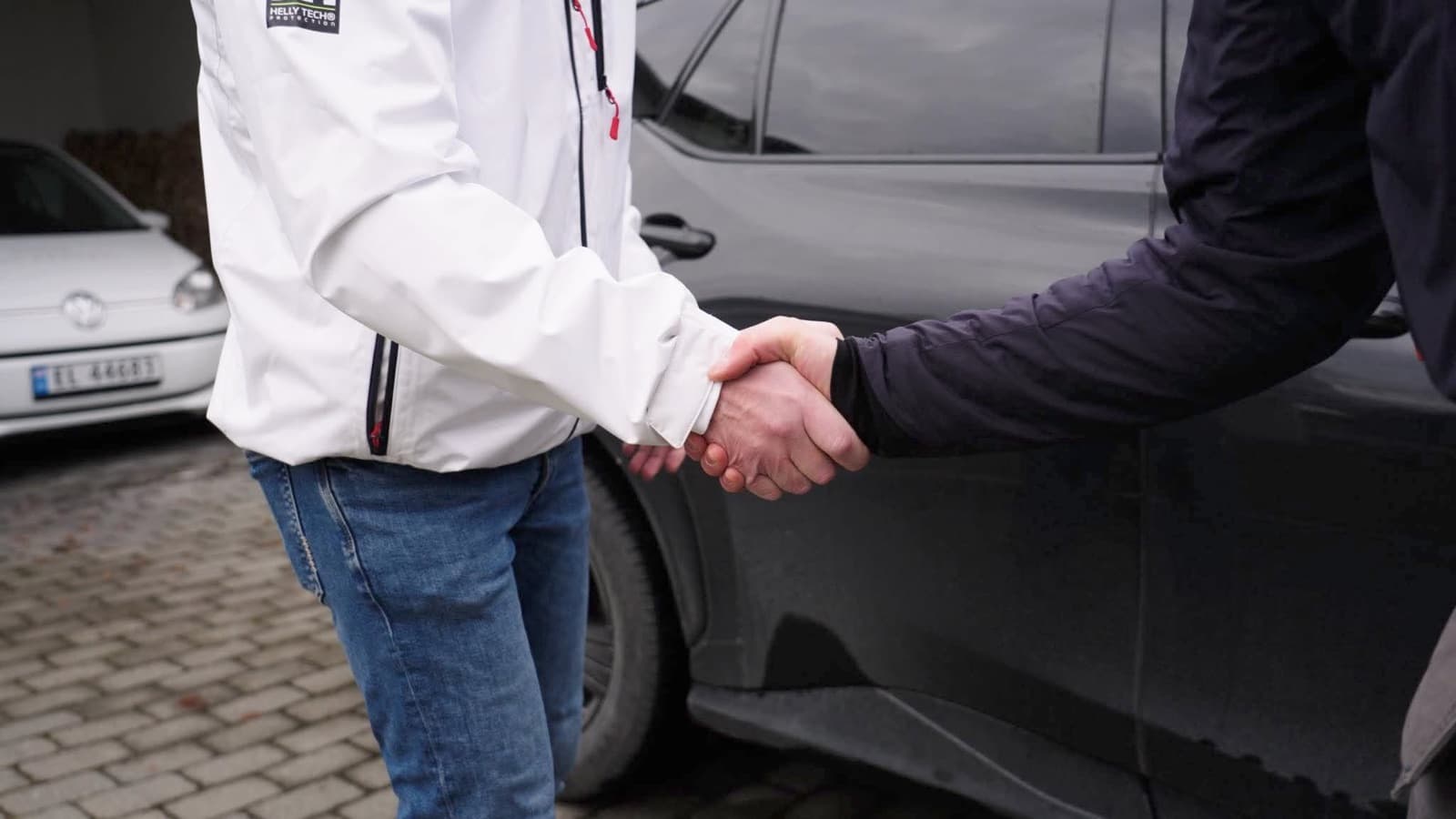Fornøyd kunde ved levering